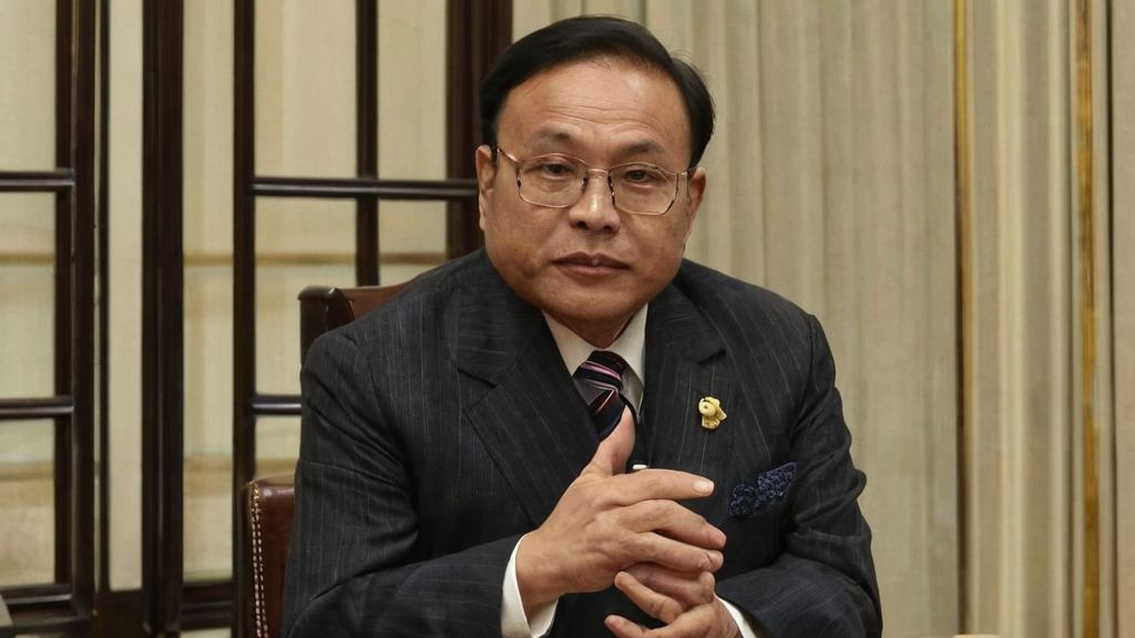 潜规则暗潮涌动引发上层人士大戏 直播平台严格审核主播引发争议