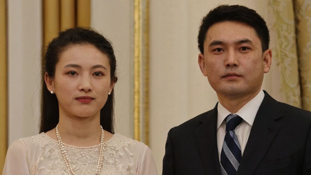 娱乐吃瓜酱模仿明星带你领略娱乐圈幕后故事，揭秘广东U15假球事件背后黑手与足球圈震荡